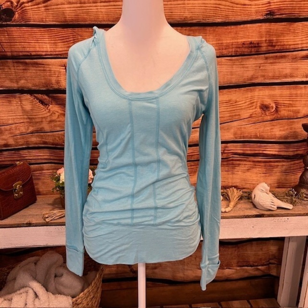 Zella Womens Light Blue Lightweight Athletic Long sleeve Hoodie Size XS‎
